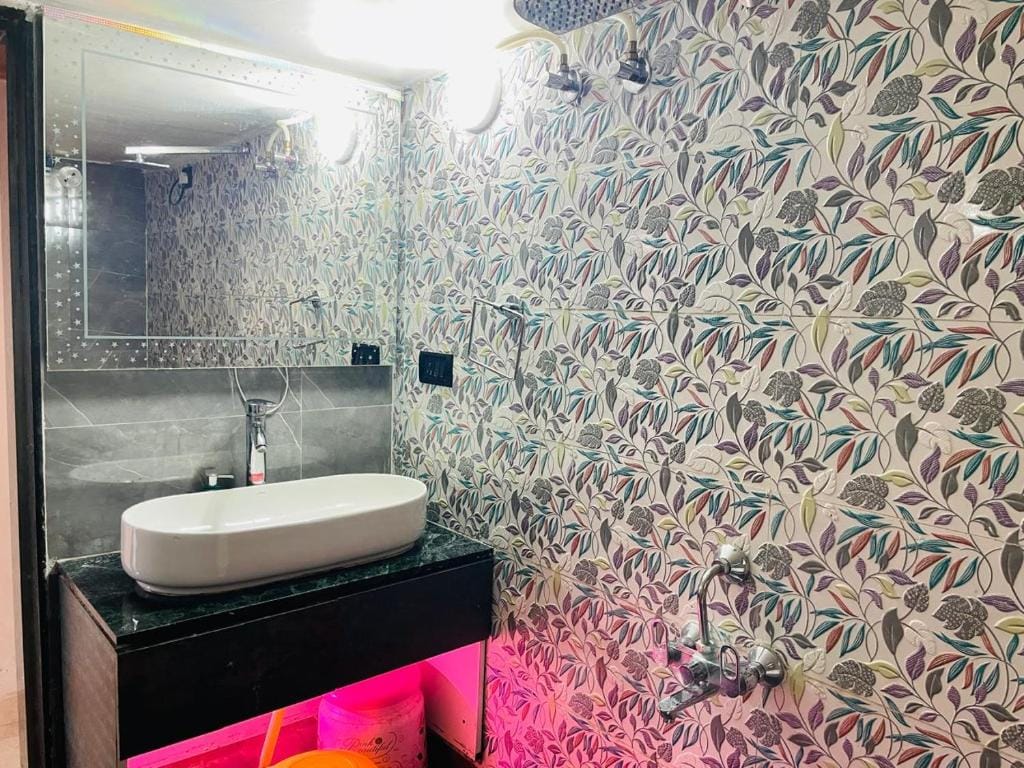 HOSTEL LIVHUB- Perfect stay for working professionals in Viman Nagar photo 3