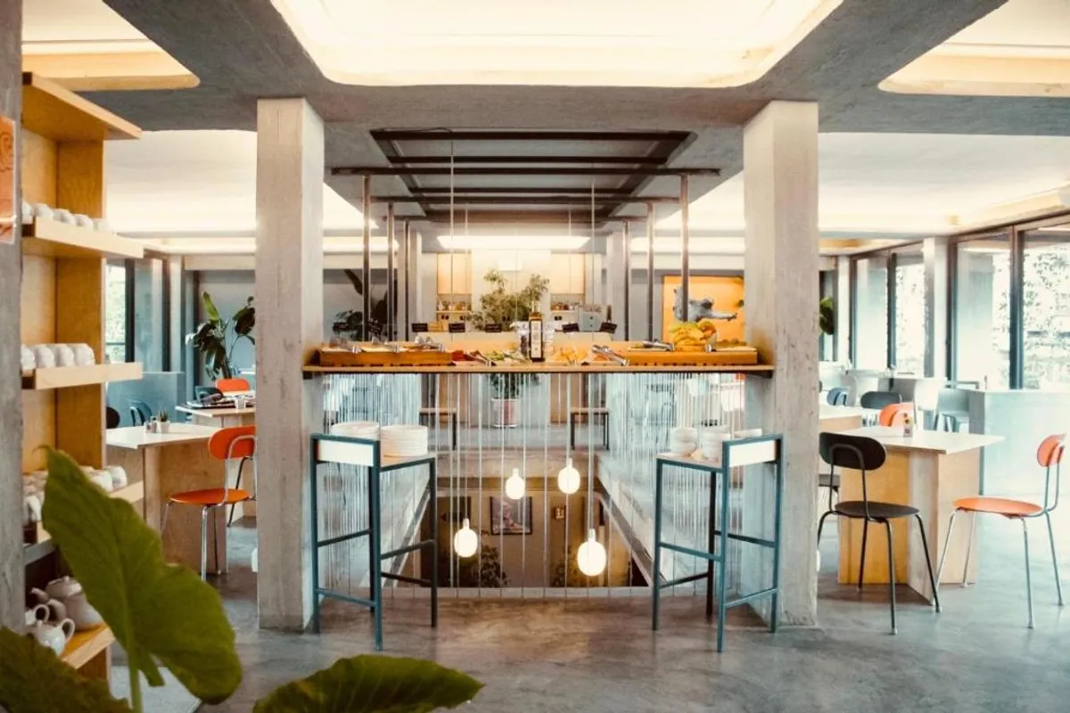 'RE-Dama Hostel