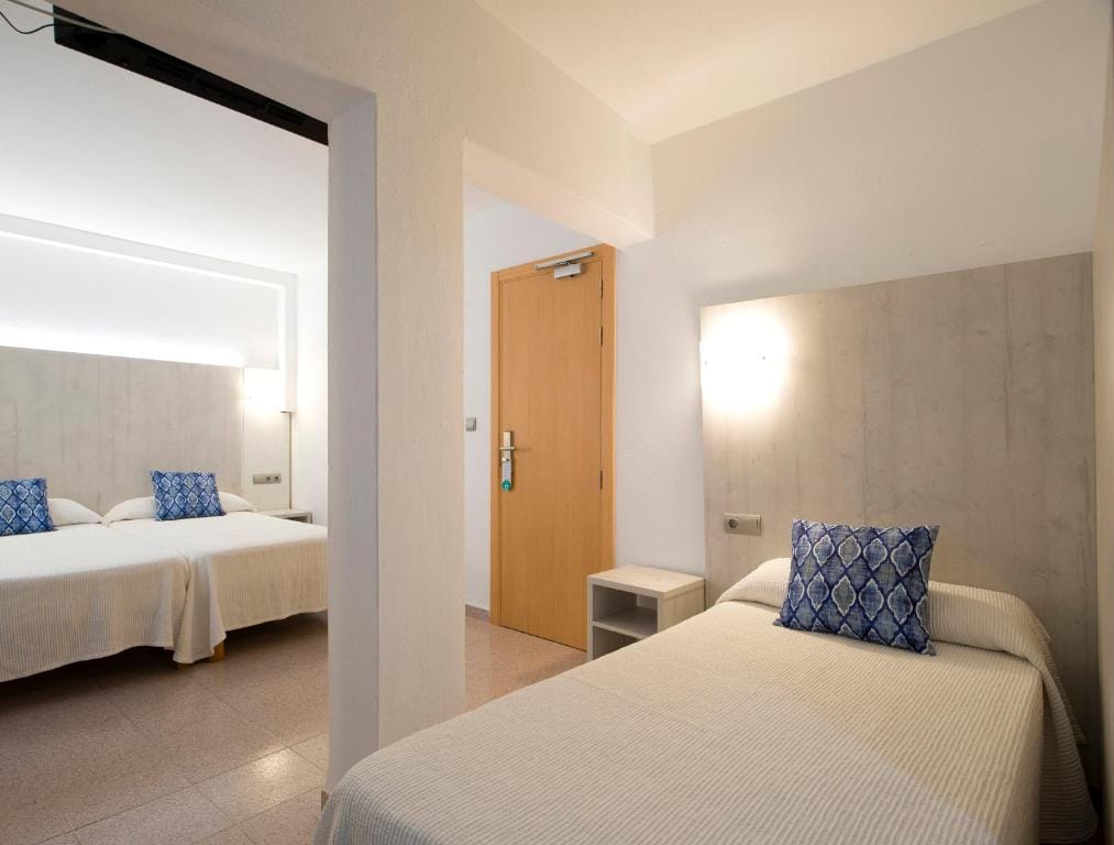Hostal Roca photo 2