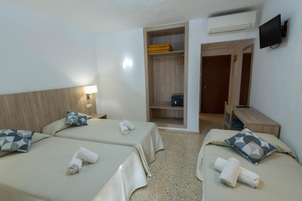 Hostal Mayol photo 4