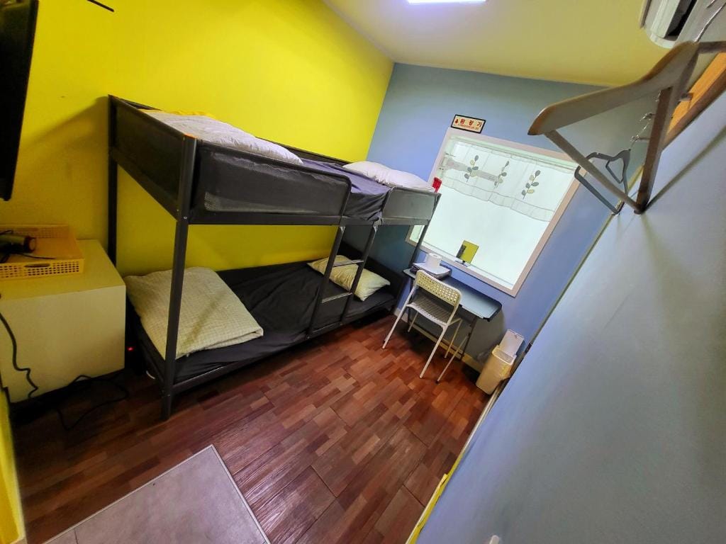 24 Guesthouse Sinchon Avenue photo 4
