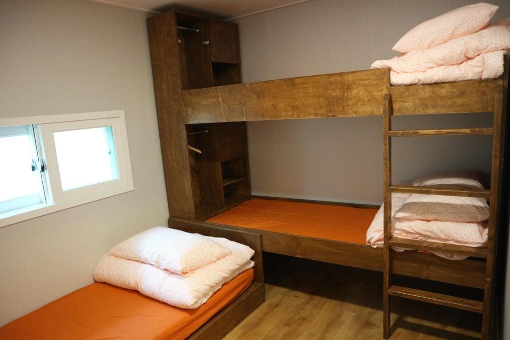 Zzzip Guesthouse in Hongdae photo 2