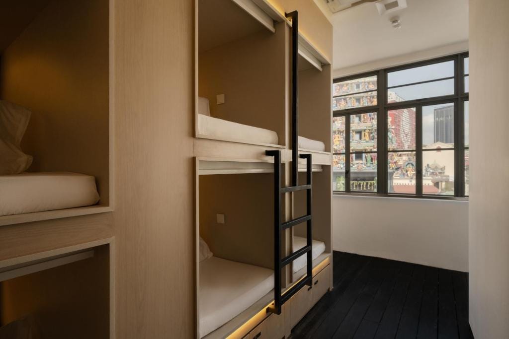 BEAT 1932 Hostel at Chinatown