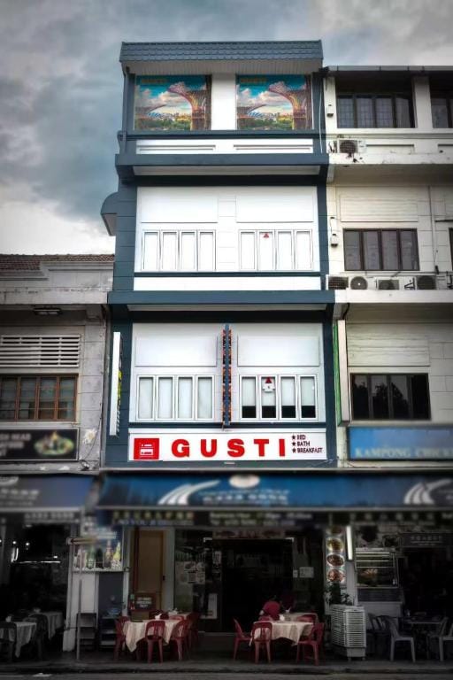 GUSTI Backpackers Capsule Hostel Singapore