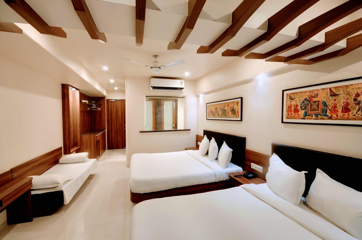 Hotel Shreeji Vatika, Airport Road photo 3