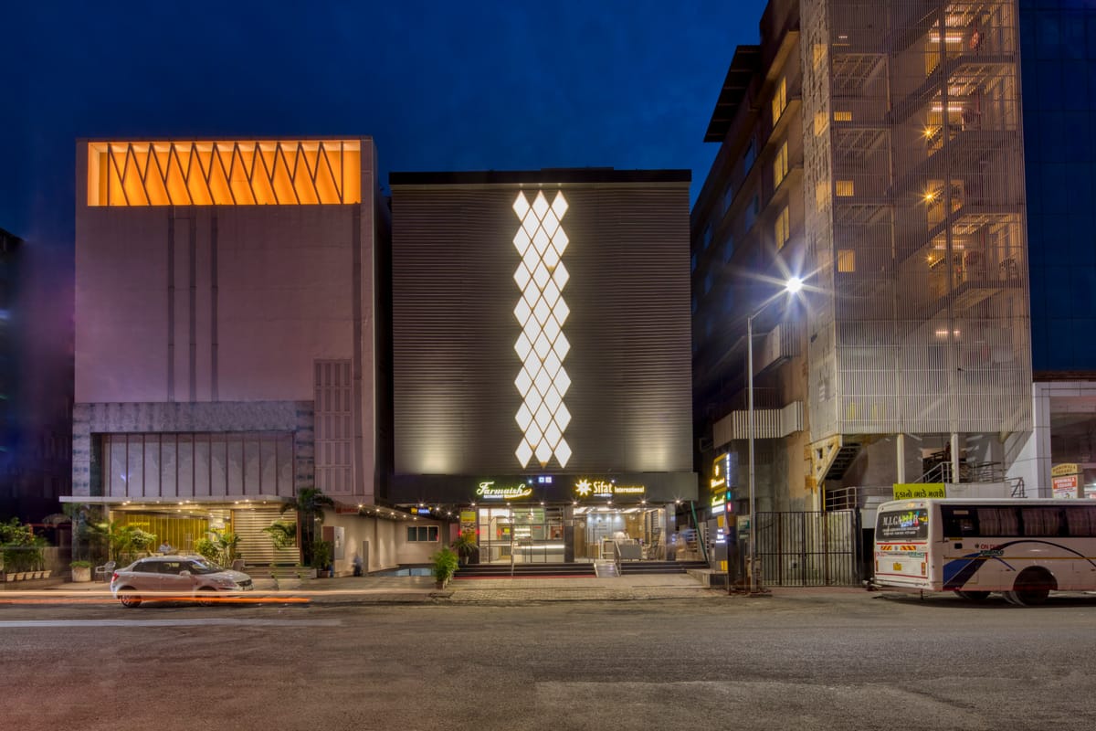Hotel Sifat International Surat photo 2