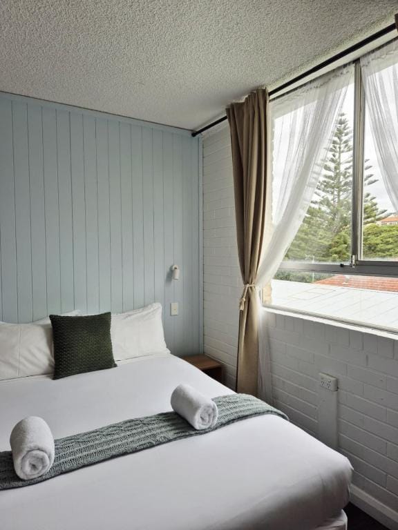 Little Coogee Hotel photo 2