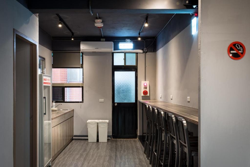 Taipei Travelers International Hostel photo 4