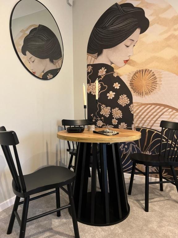 EUROPA22 Tea House - 2 pokoje na wyłączność bądź apartament CENTRUM MIASTA Tomaszów Maz - dla max 7 osób ze wspólną łazienką EXPRESOWE zameldowanie od 13-00