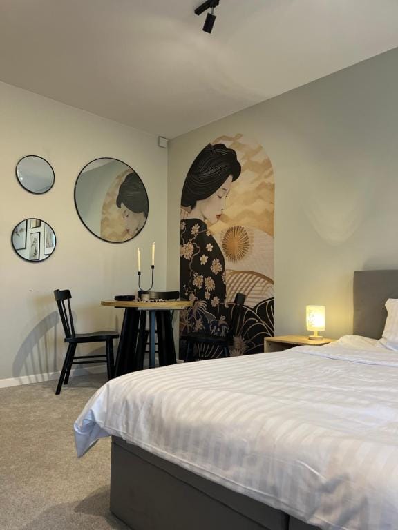 EUROPA22 Tea House - 2 pokoje na wyłączność bądź apartament CENTRUM MIASTA Tomaszów Maz - dla max 7 osób ze wspólną łazienką EXPRESOWE zameldowanie od 13-00 photo 2