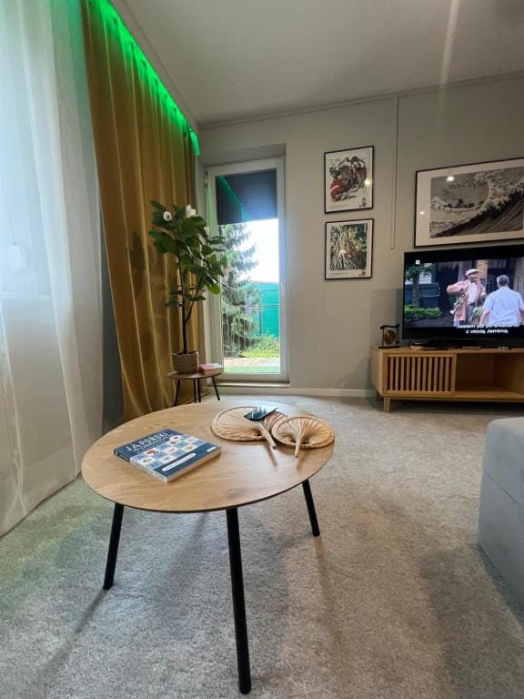 EUROPA22 Tea House - 2 pokoje na wyłączność bądź apartament CENTRUM MIASTA Tomaszów Maz - dla max 7 osób ze wspólną łazienką EXPRESOWE zameldowanie od 13-00 photo 3