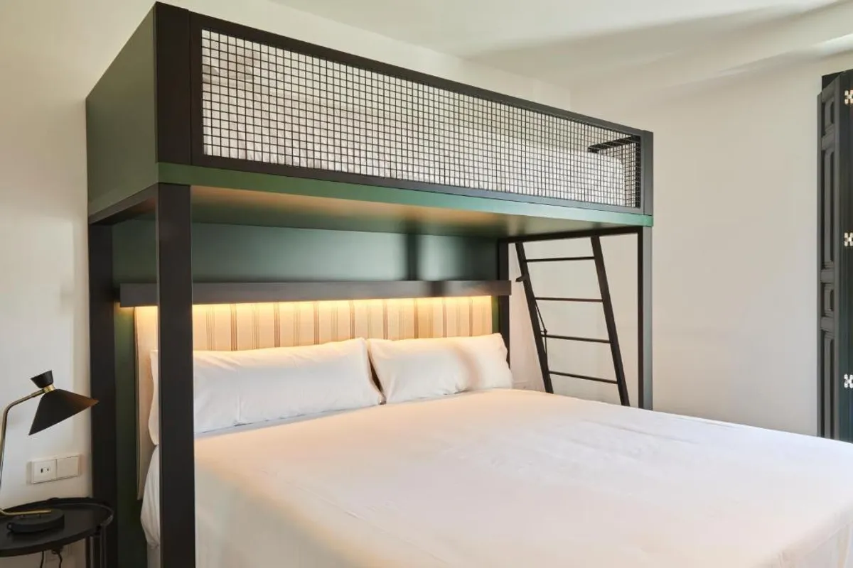 LATROUPE Prado photo 2