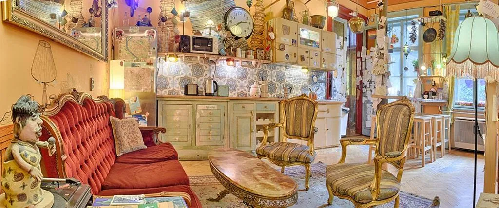 Lavender Circus Hostel photo 4