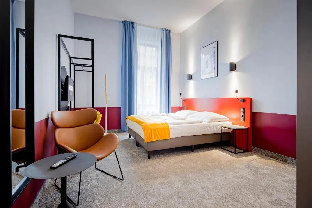 Maverick Athenaeum photo 3