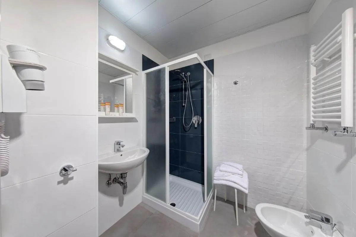 The RomeHello photo 3