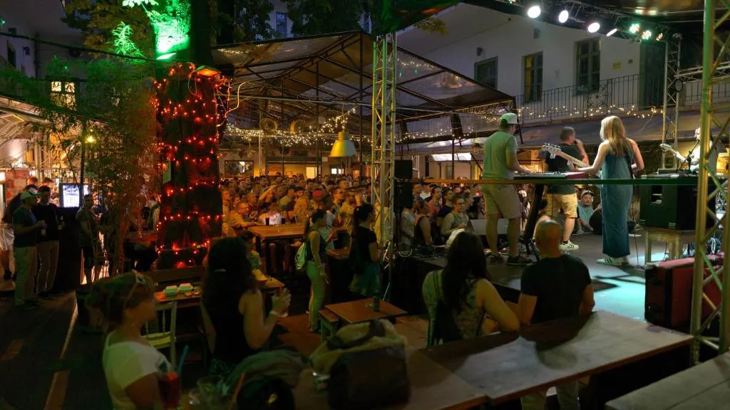 The Hive Party Hostel Budapest photo 3